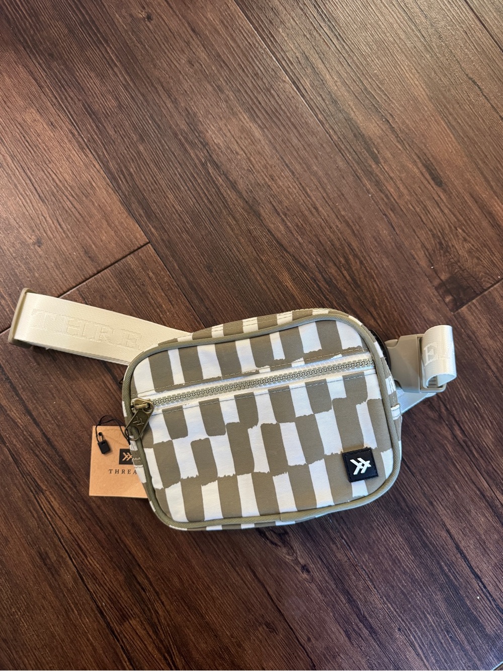 Thread green and white fanny pack